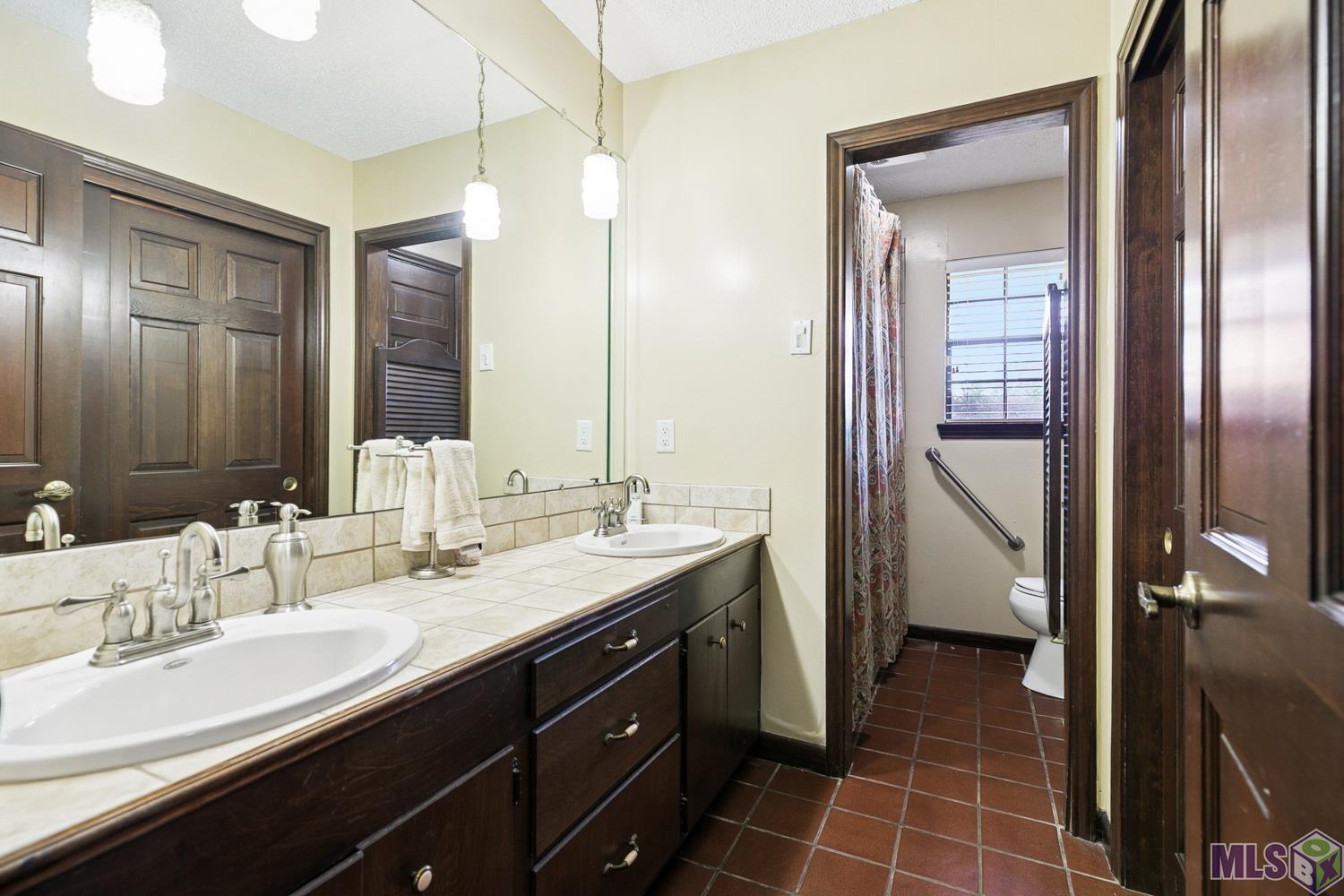 2147 Capri Drive Baton Rouge, LA 70815 - Photo 12 of 32