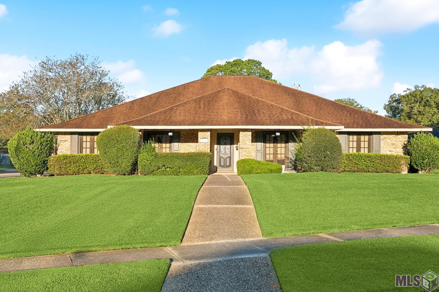 2147 Capri Drive Baton Rouge, LA 70815 - Photo 4 of 32