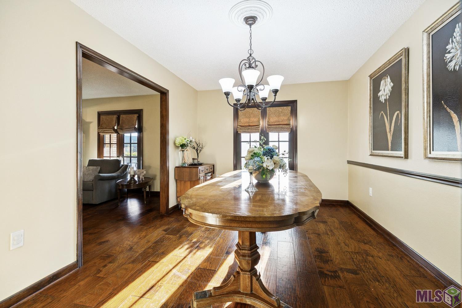 2147 Capri Drive Baton Rouge, LA 70815 - Photo 7 of 32