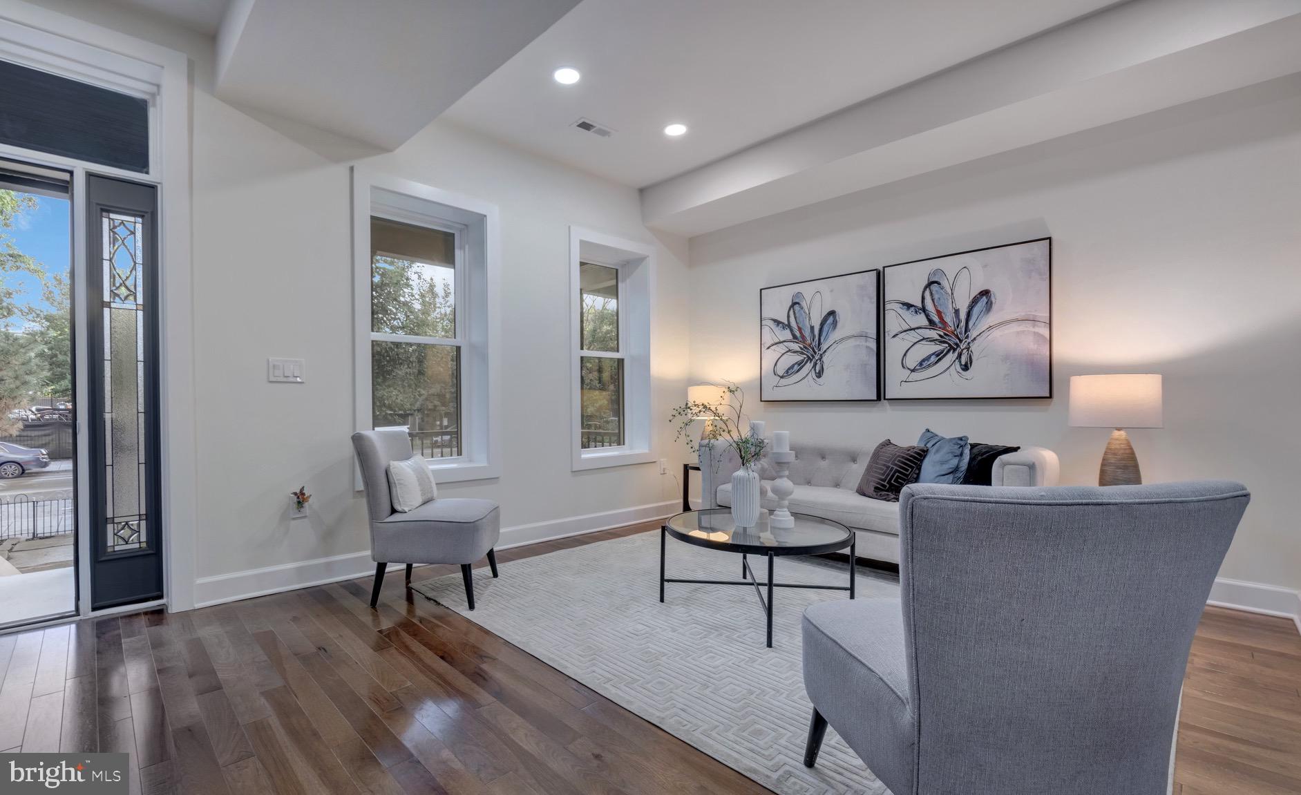 607 K Street Northeast Washington, DC 20002 - Photo 12 of 81 Modern, Open-Concept Living Room
