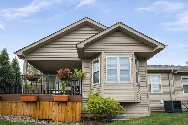 $380,000 | 723 Nancy Court, Sycamore, IL 60178