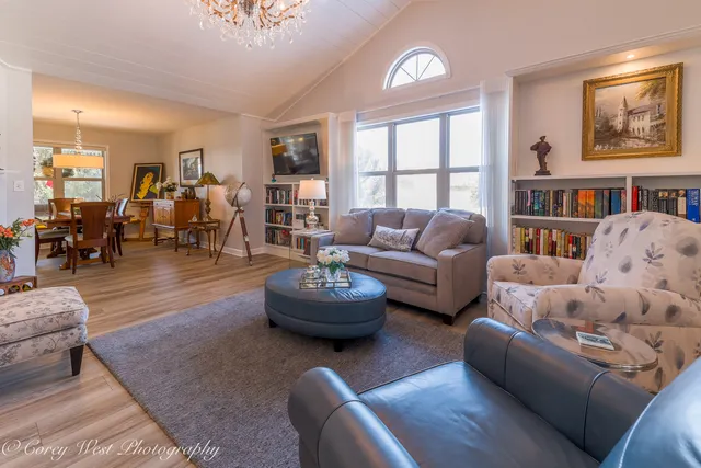 $399,000 | 723 Nancy Court, Sycamore, IL 60178