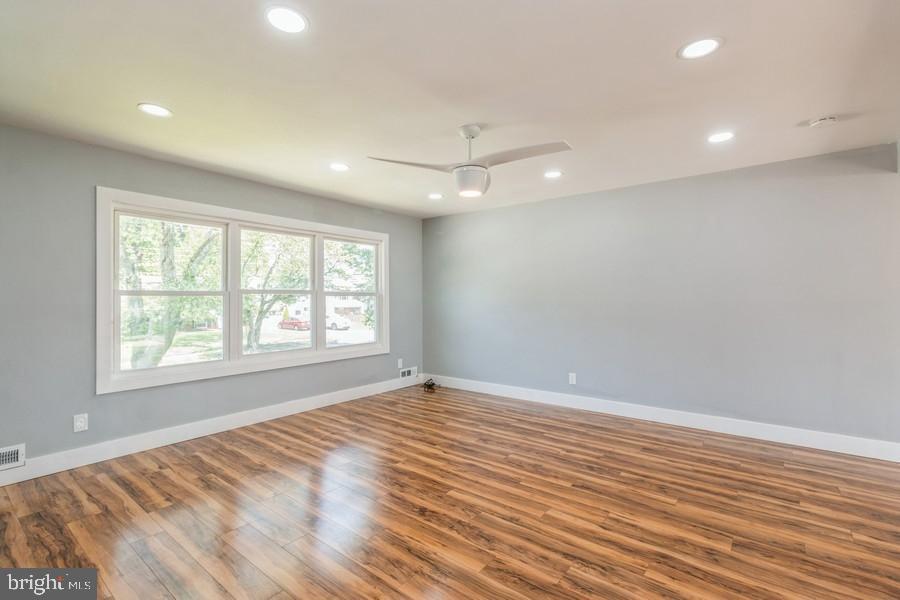 10 Parkview Road Stratford, NJ 08084 - Photo 5 of 25 Gallery Image 5