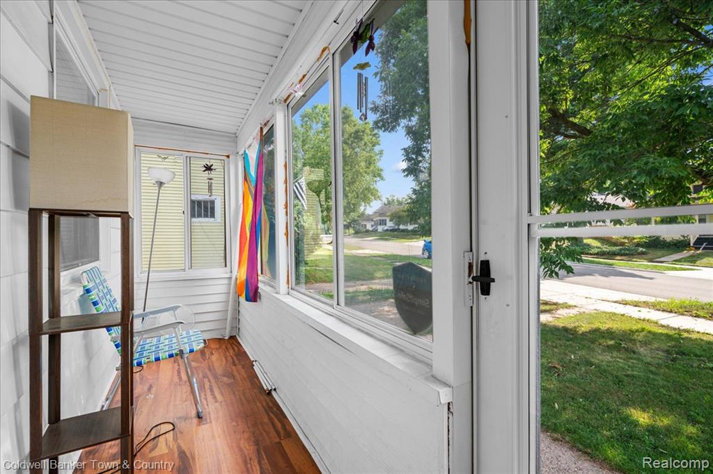 2307 Strathmore Road Lansing, MI 48910 - Photo 5 of 25