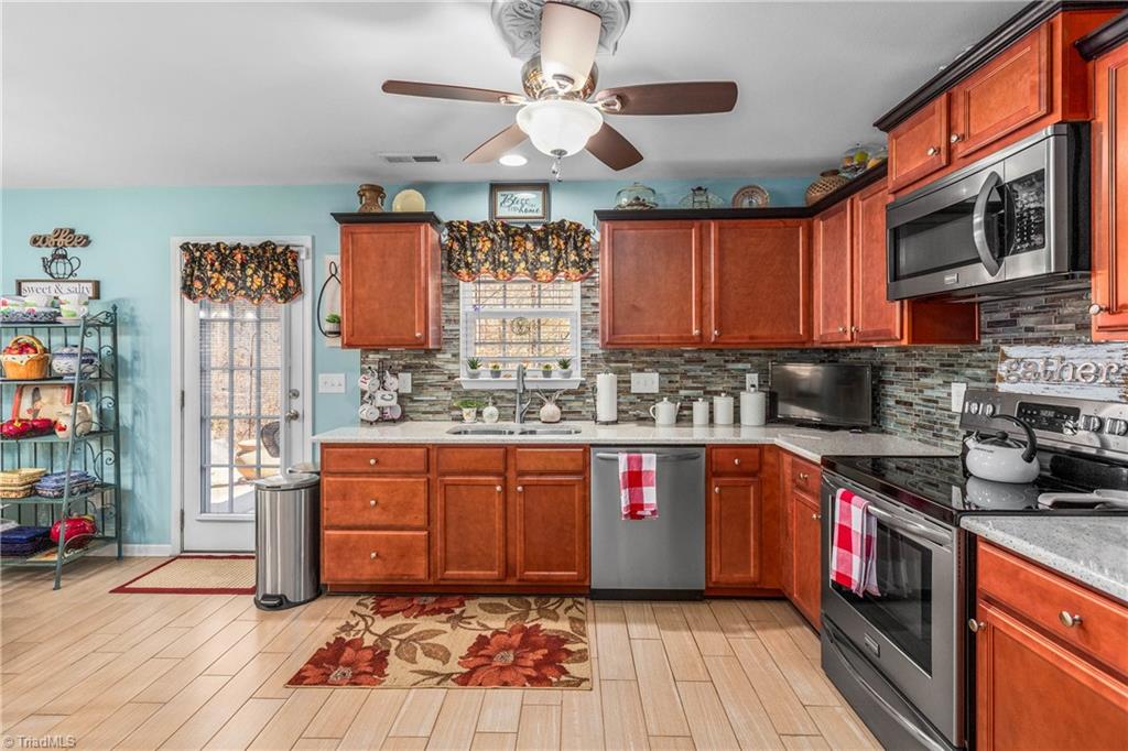 460 Ridgebrooke Drive High Point, NC 27265 - Photo 14 of 28