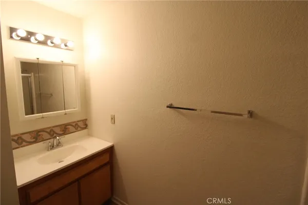 $1,425 | 2800 Los Felices Circle East, Unit 113, Palm Springs, CA 92262