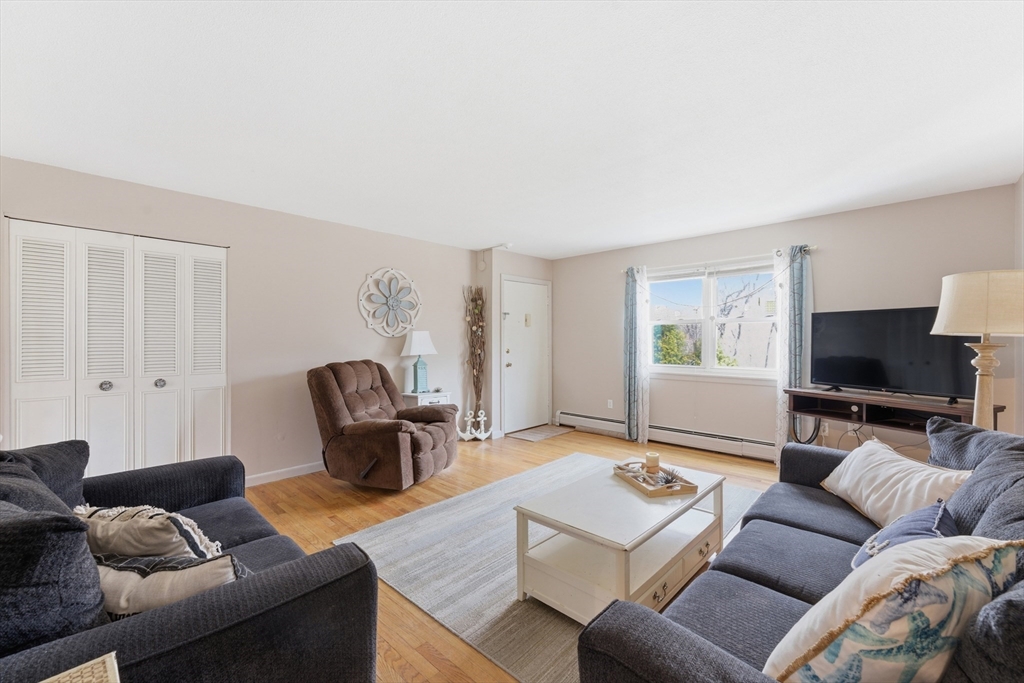 80 Colonial Circle, Unit B Chicopee, MA 01020 - Photo 10 of 33