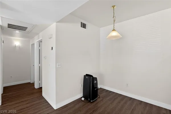 $1,200 | 2060 Rancho Lake Drive, Unit 203, Las Vegas, NV 89108