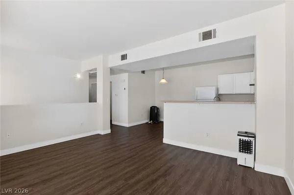$1,200 | 2060 Rancho Lake Drive, Unit 203, Las Vegas, NV 89108