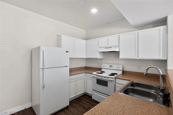 $1,200 | 2060 Rancho Lake Drive, Unit 203, Las Vegas, NV 89108