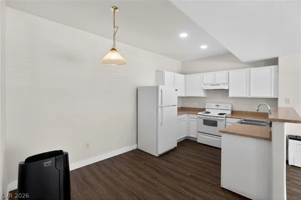 $1,200 | 2060 Rancho Lake Drive, Unit 203, Las Vegas, NV 89108