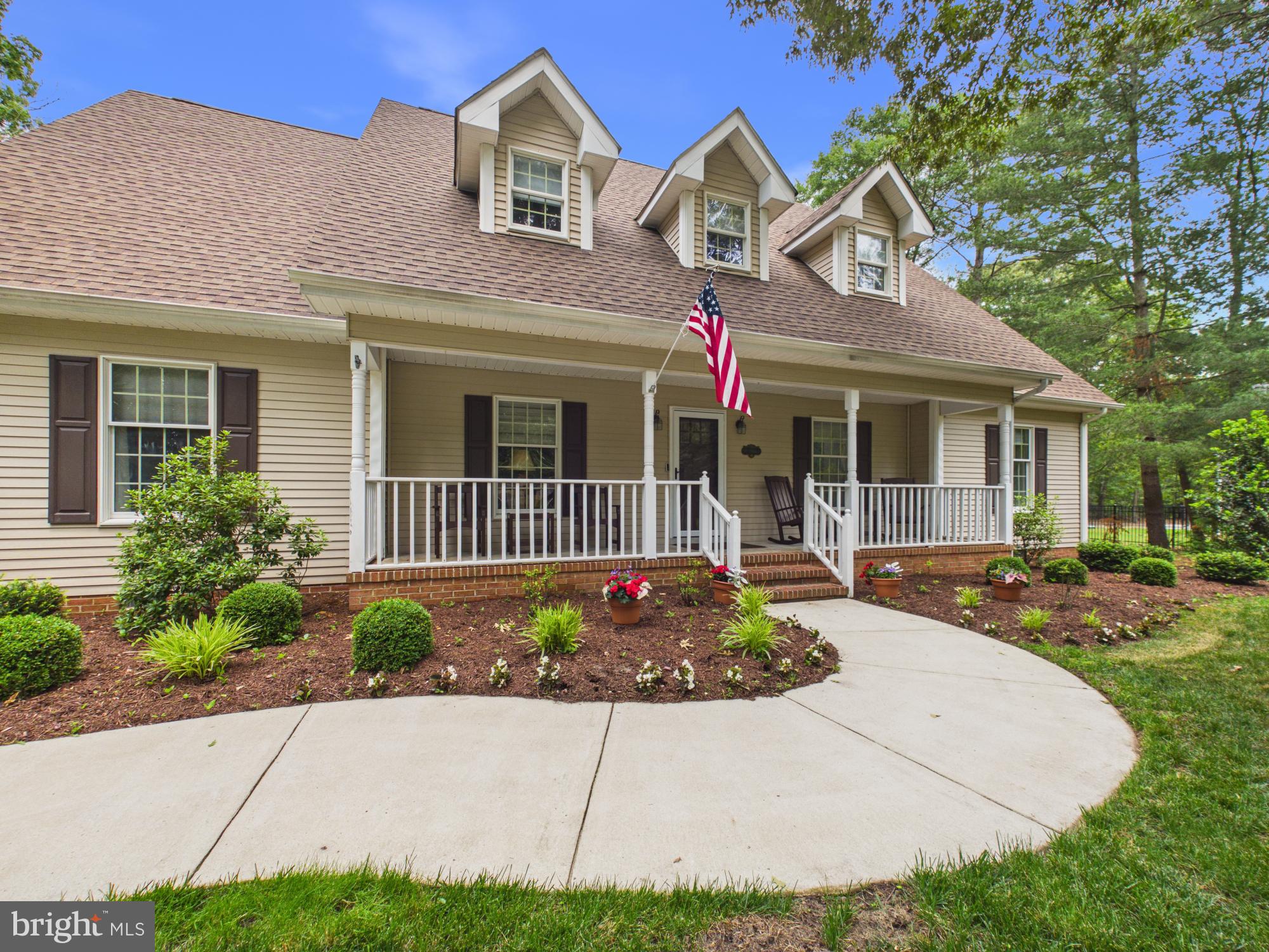 105 Rivers End Drive Seaford, DE 19973 - Photo 43 of 52 Beautifully Landscaped Walkway