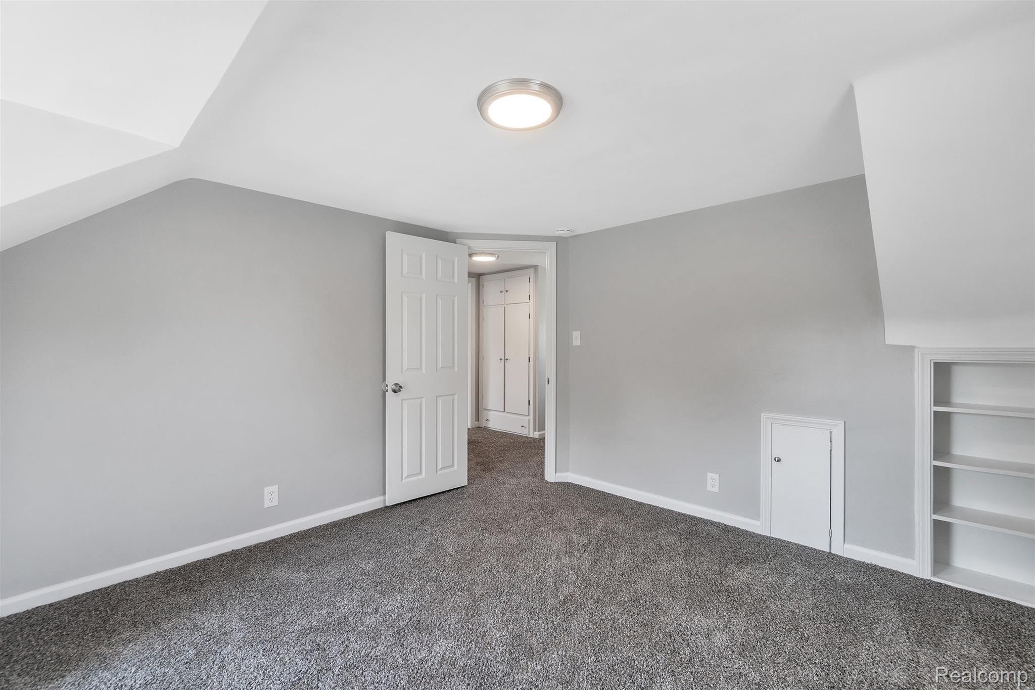 2467 Covert Road Burton, MI 48509 - Photo 21 of 27 22-2467 Covert Rd-windowstill-reale.jpg