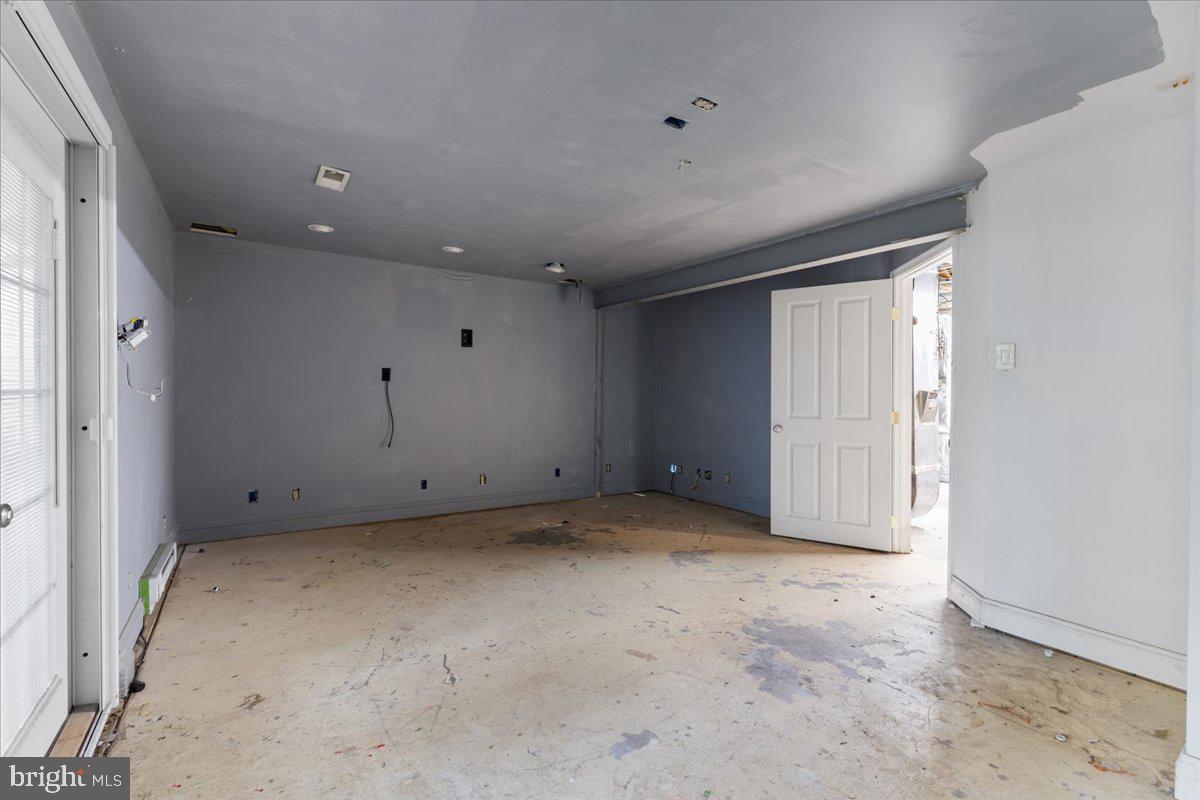 9411 Chippenham Drive Laurel, MD 20723 - Photo 23 of 25