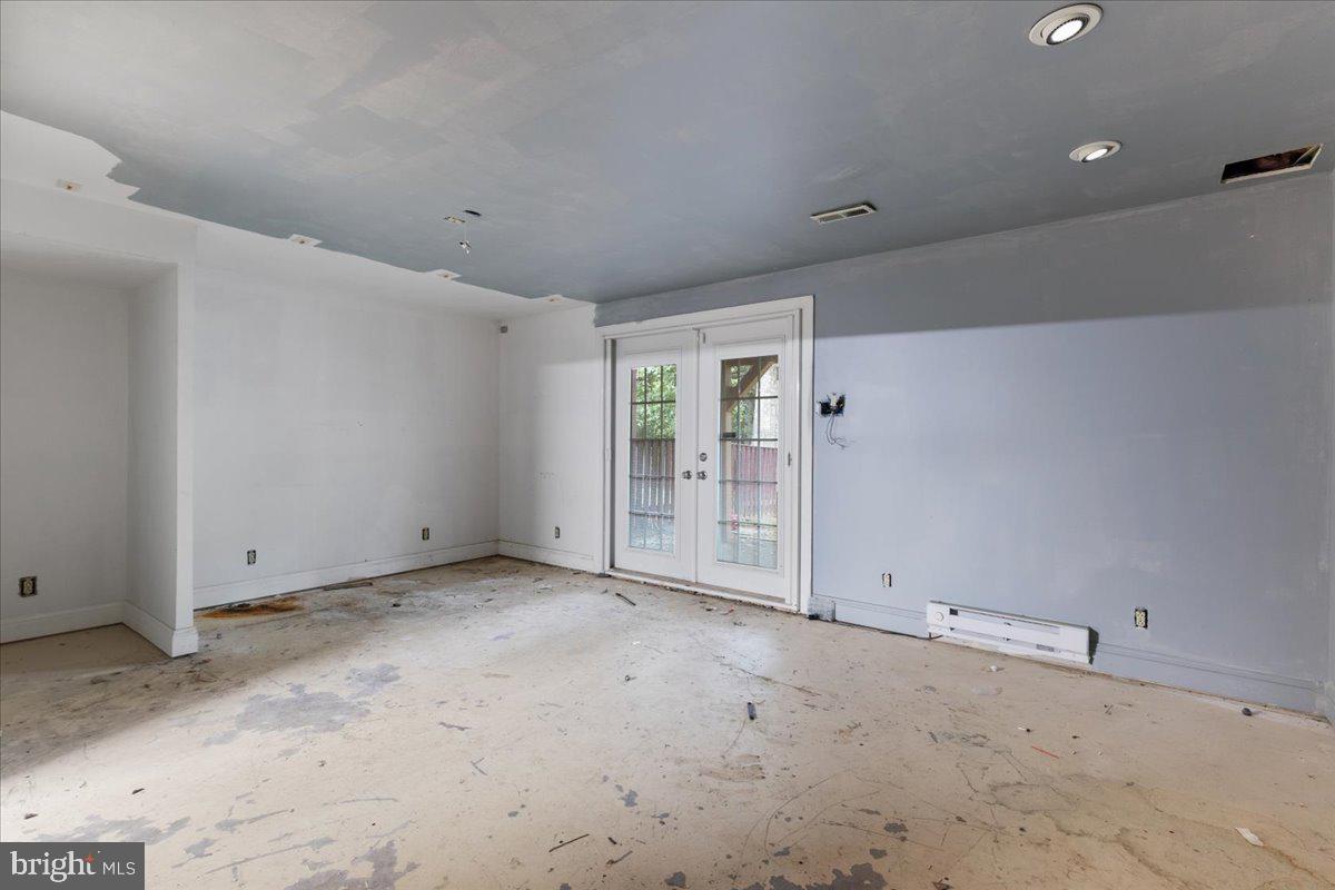 9411 Chippenham Drive Laurel, MD 20723 - Photo 24 of 25