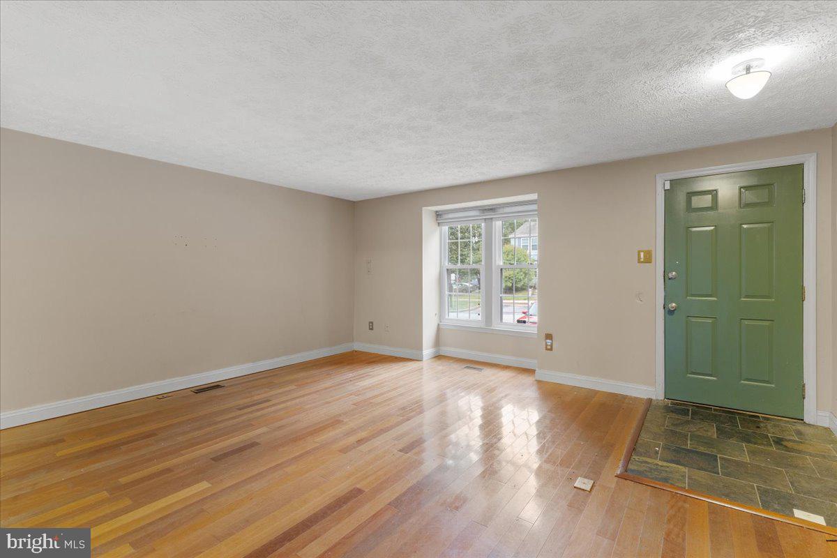 9411 Chippenham Drive Laurel, MD 20723 - Photo 6 of 25