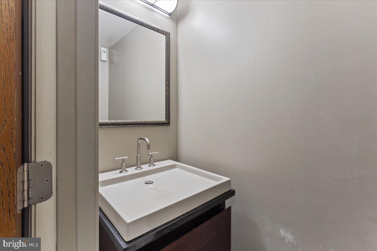 9411 Chippenham Drive Laurel, MD 20723 - Photo 7 of 25