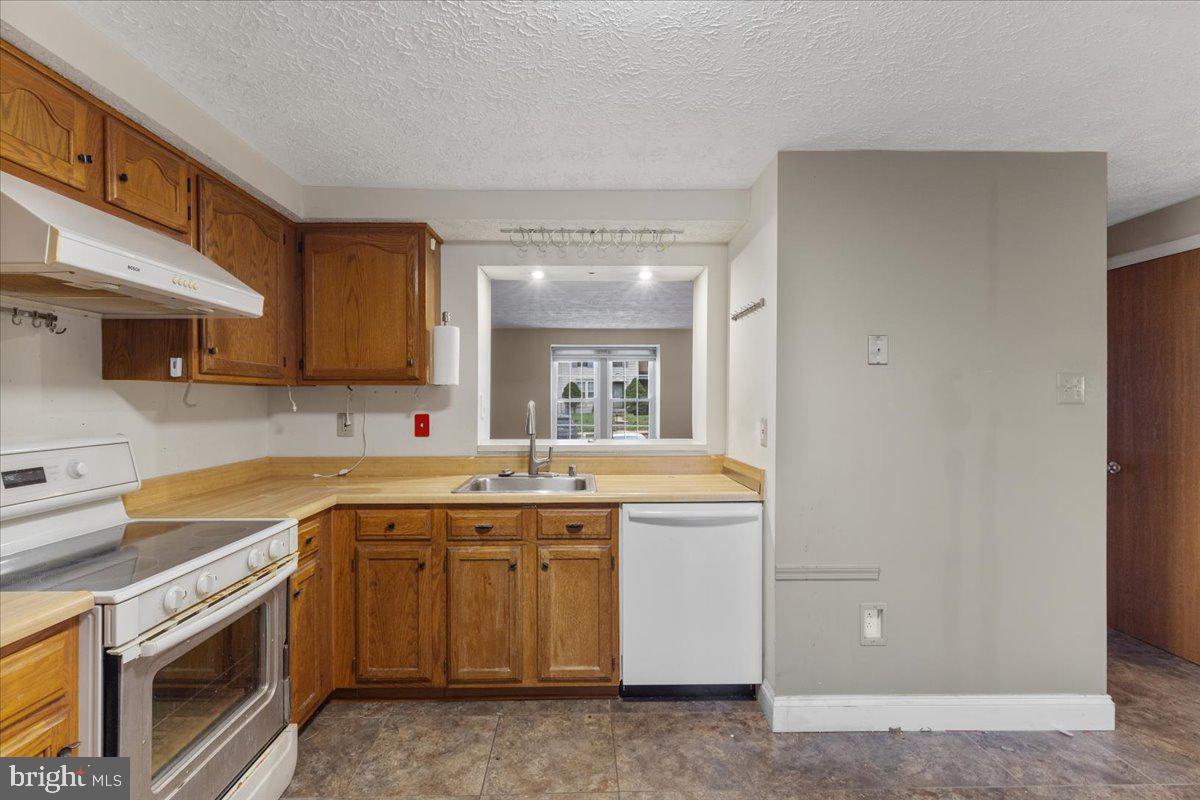 9411 Chippenham Drive Laurel, MD 20723 - Photo 10 of 25