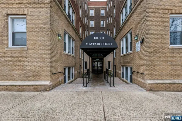 $325,000 | 101 73rd Street, North Bergen, NJ 07047