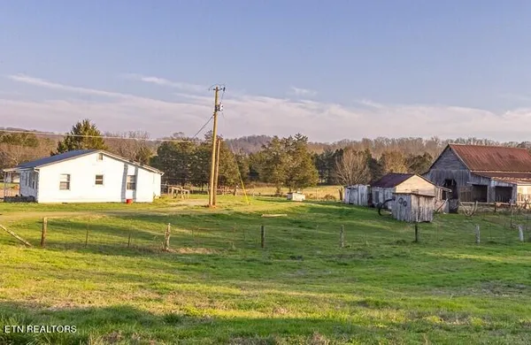 $750,000 | 762 Old Tellico Highway North, Madisonville, TN 37354