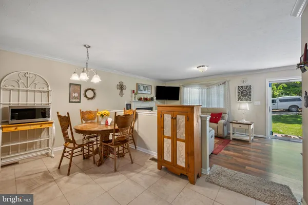 $389,999 | 407 Freeze Road, Linden, VA 22642