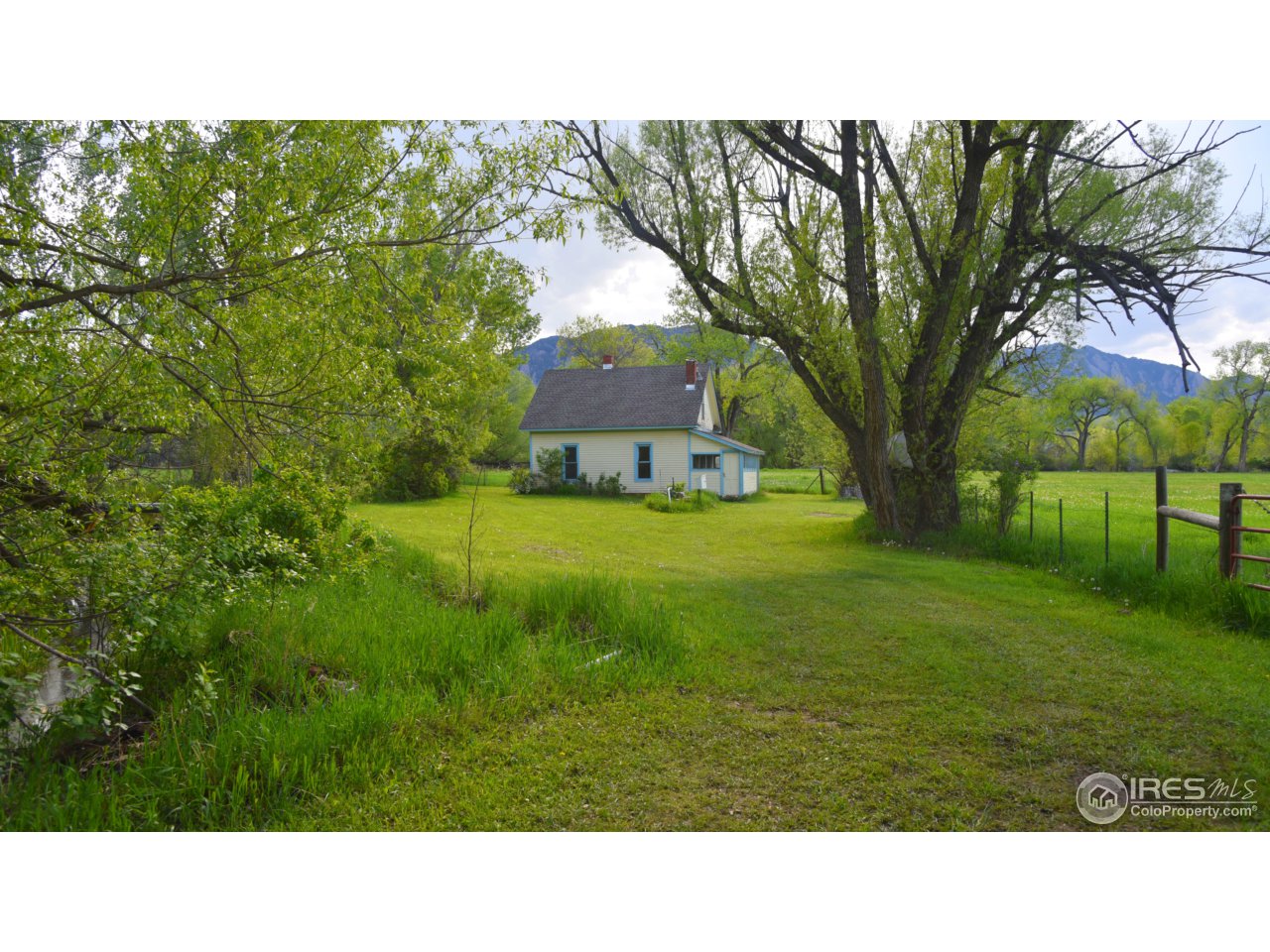 1498 Marshall Road Boulder, CO 80305 - Photo 32 of 40 a black and white photo of a field
