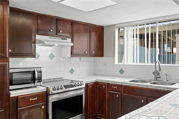 $945 | 12873 High Star Drive, Houston, TX 77072