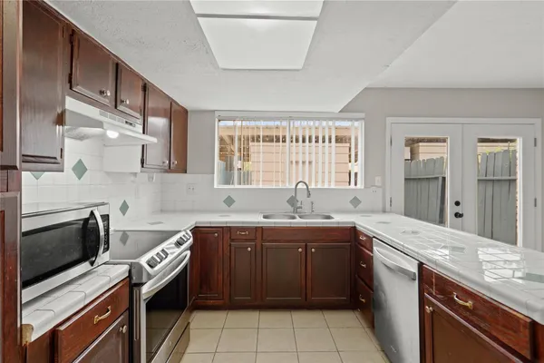 $945 | 12873 High Star Drive, Houston, TX 77072