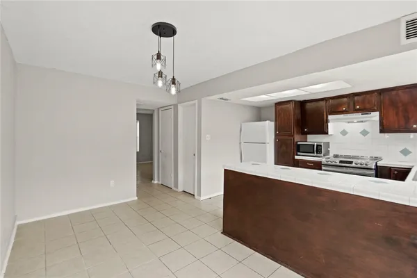 $945 | 12873 High Star Drive, Houston, TX 77072