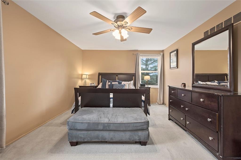 1396 Old Meadow Road Pittsburgh, PA 15241 - Photo 12 of 24 Gallery Image 12
