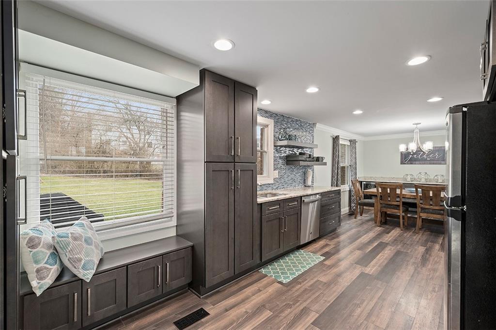 1396 Old Meadow Road Pittsburgh, PA 15241 - Photo 9 of 24 Gallery Image 9