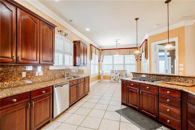 $580,000 | 224 Legrande Bayou Lane, Kenner, LA 70065