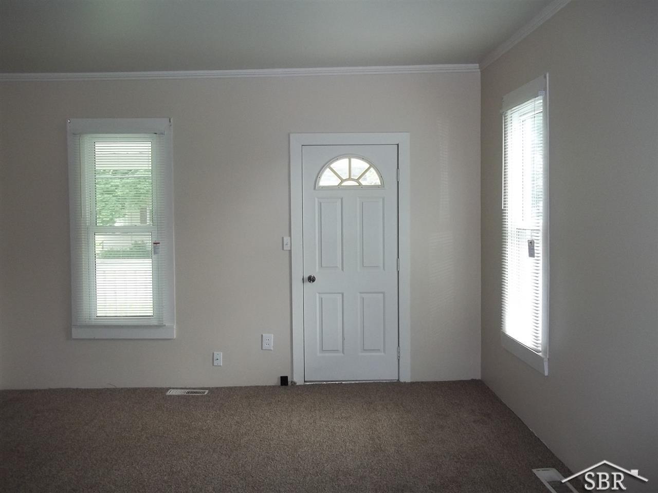 203 Schust Road Saginaw, MI 48604 - Photo 2 of 14 31297637-1.JPG