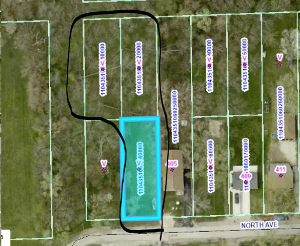 a view of water fountain sitting in front of building