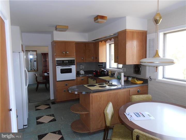 989 Springhouse Road Jenkintown, PA 19046 - Photo 10 of 13 Kitchen