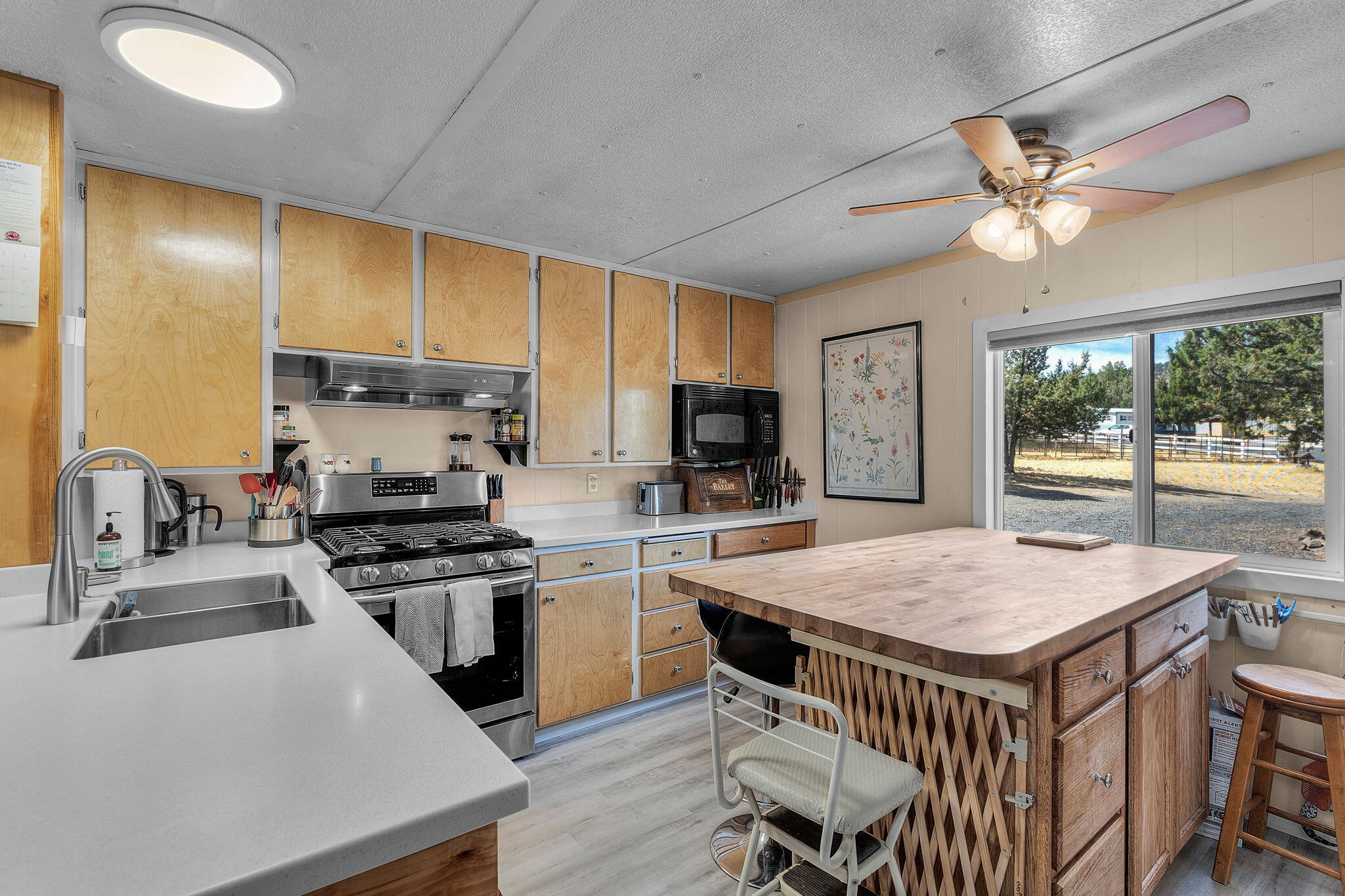 6747 Southeast Mark Road Prineville, OR 97754 - Photo 8 of 37 2024_08_20_6747_se_mark_road_prineville-