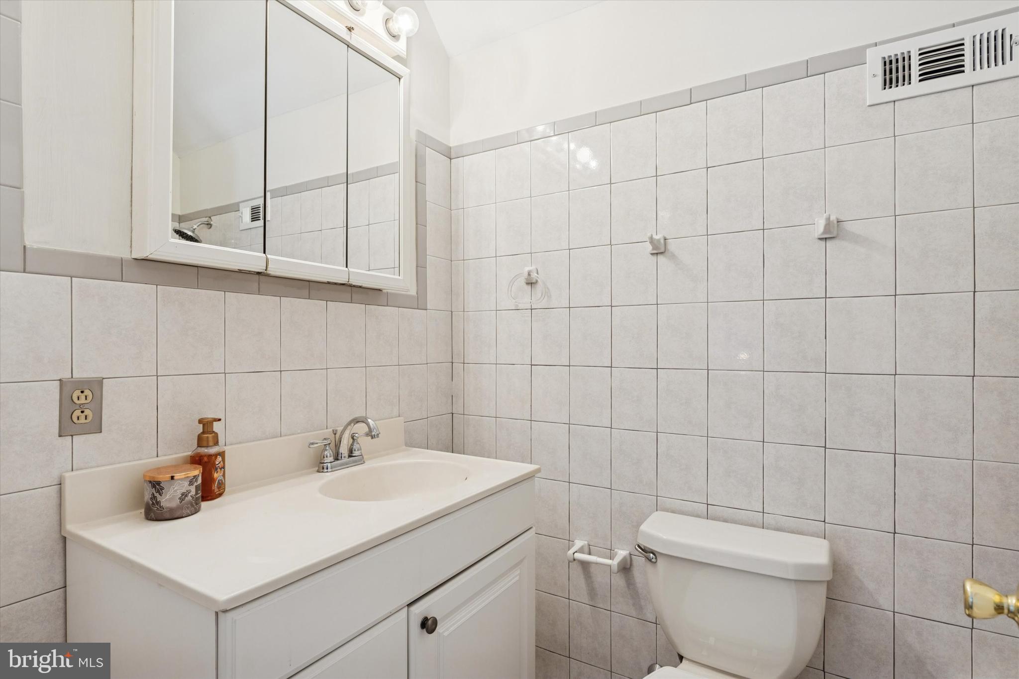 205-207 Delmar Street Philadelphia, PA 19128 - Photo 18 of 54