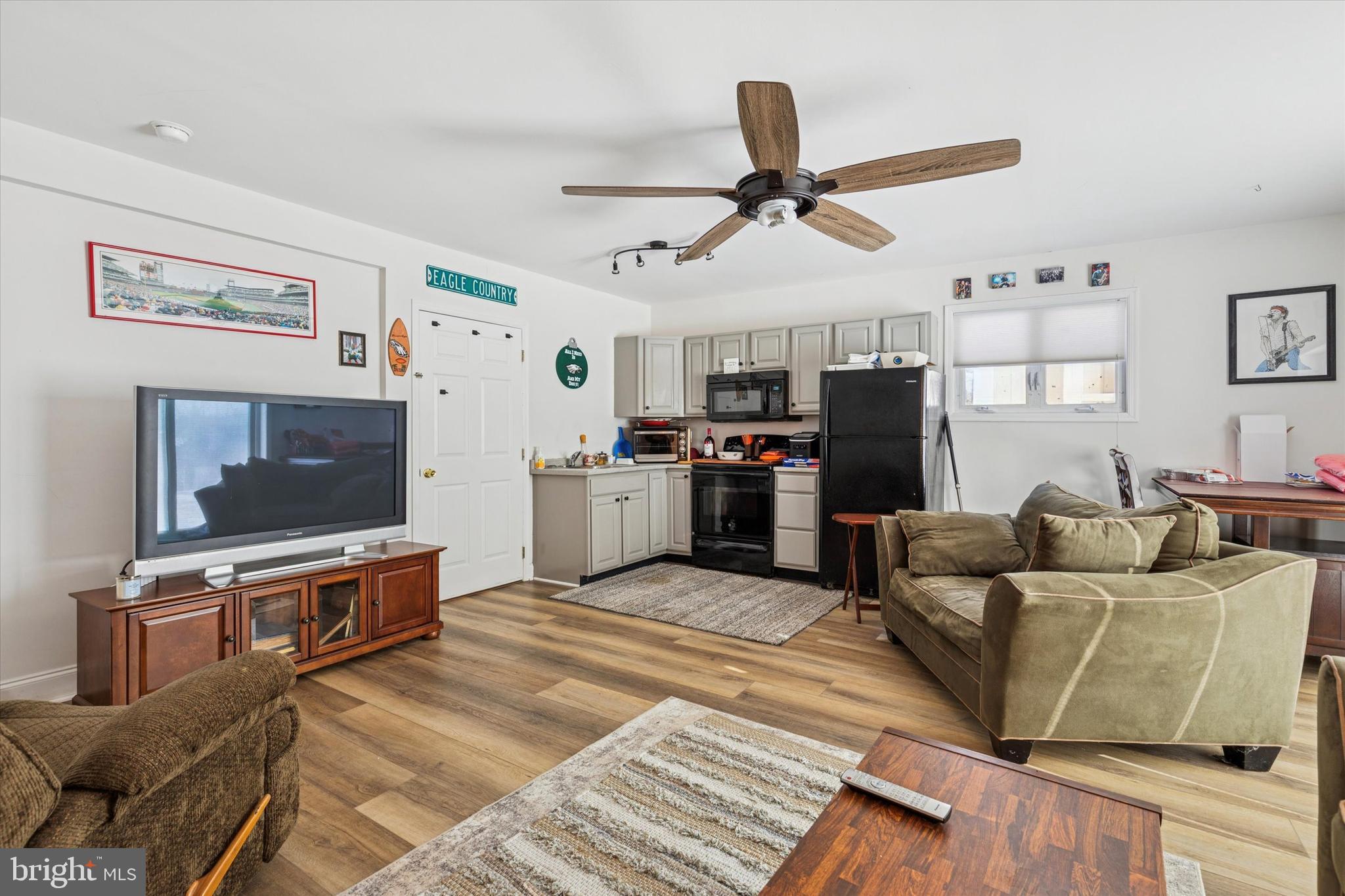 205-207 Delmar Street Philadelphia, PA 19128 - Photo 9 of 54