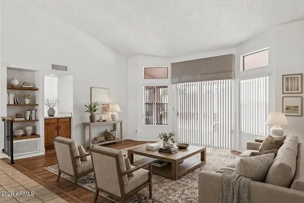 $435,000 | 12802 South 40th Place, Phoenix, AZ 85044