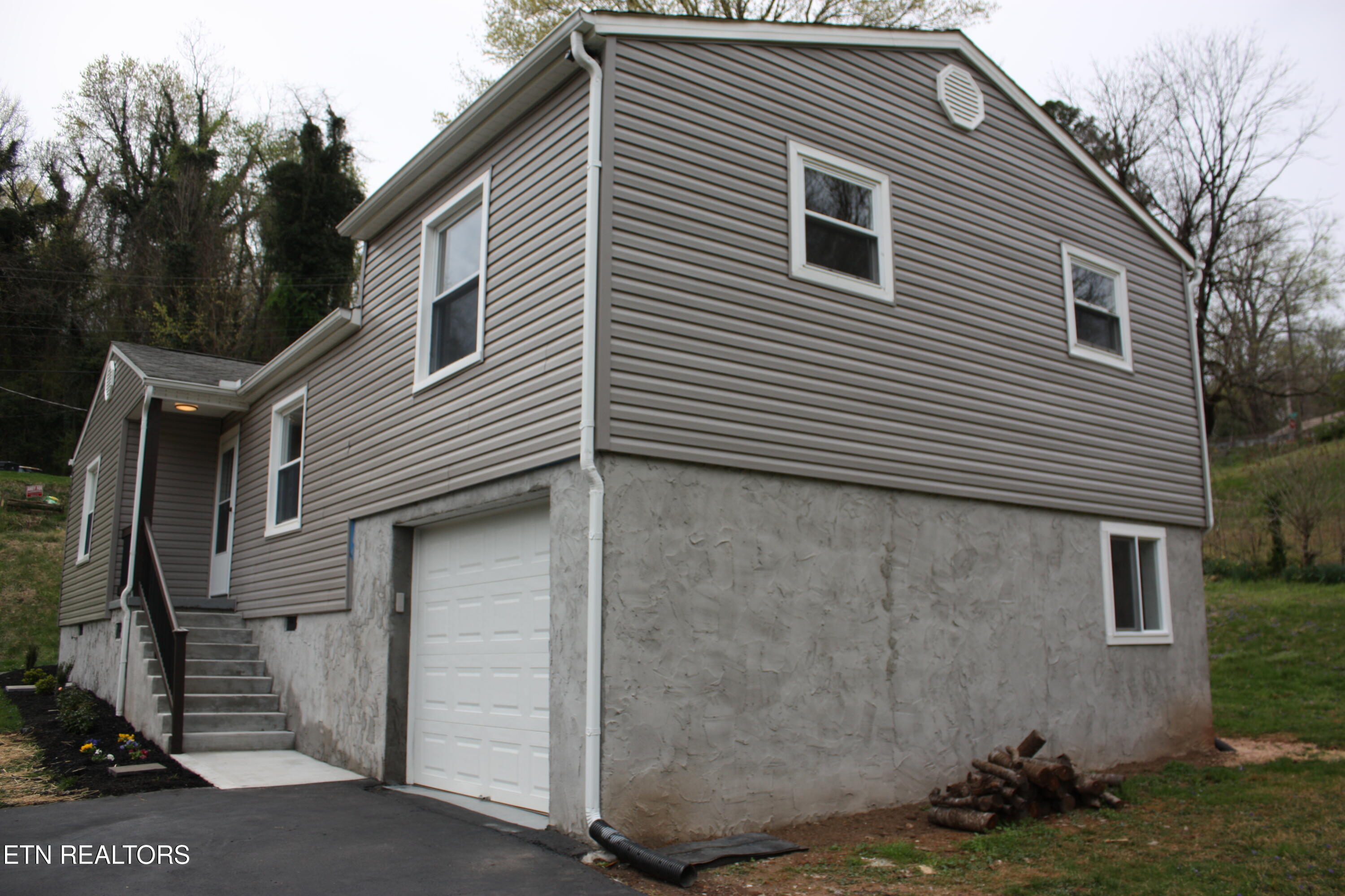 2317 Southside Road Knoxville, TN 37920 - Photo 3 of 32 IMG_2869