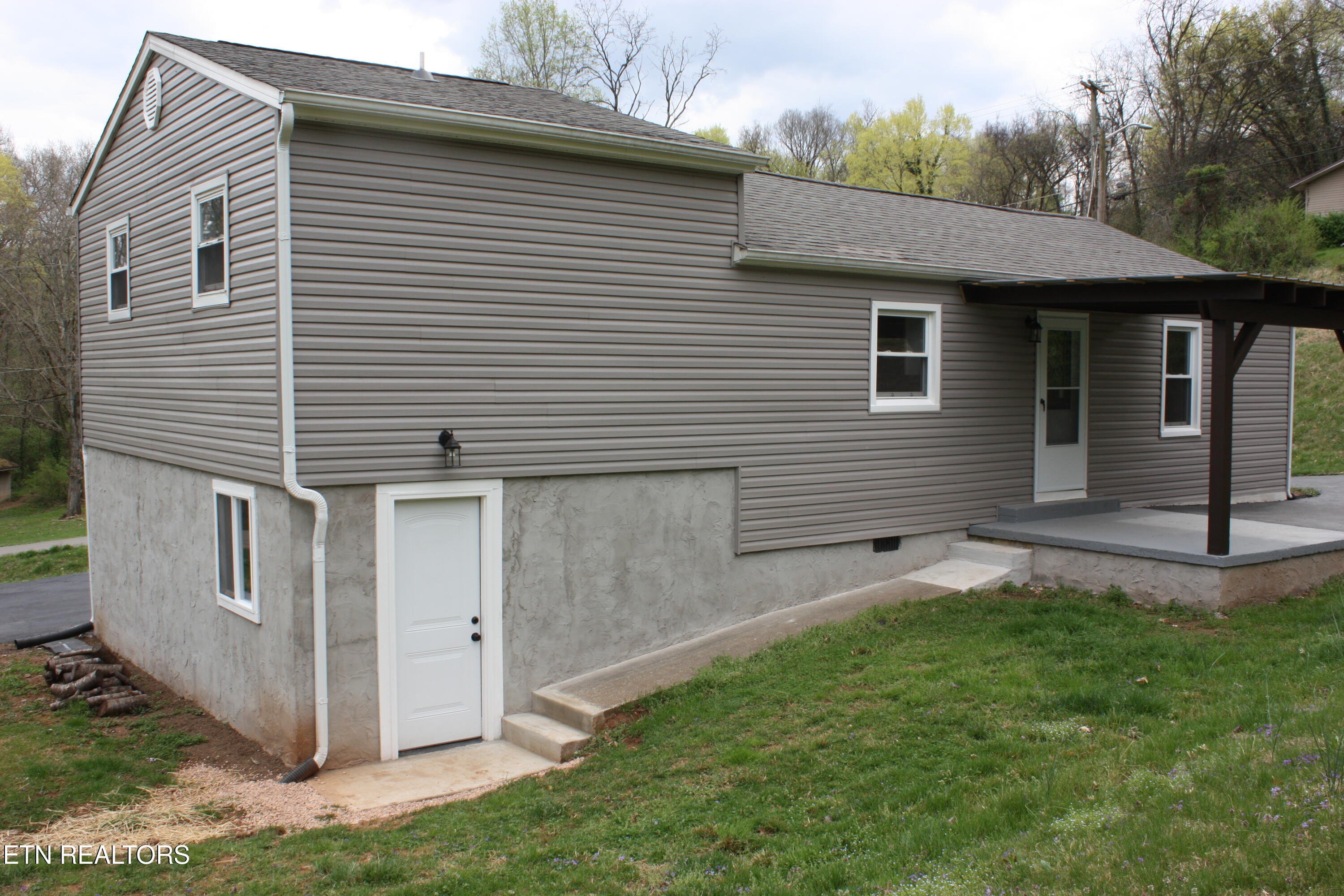 2317 Southside Road Knoxville, TN 37920 - Photo 6 of 32 IMG_2875