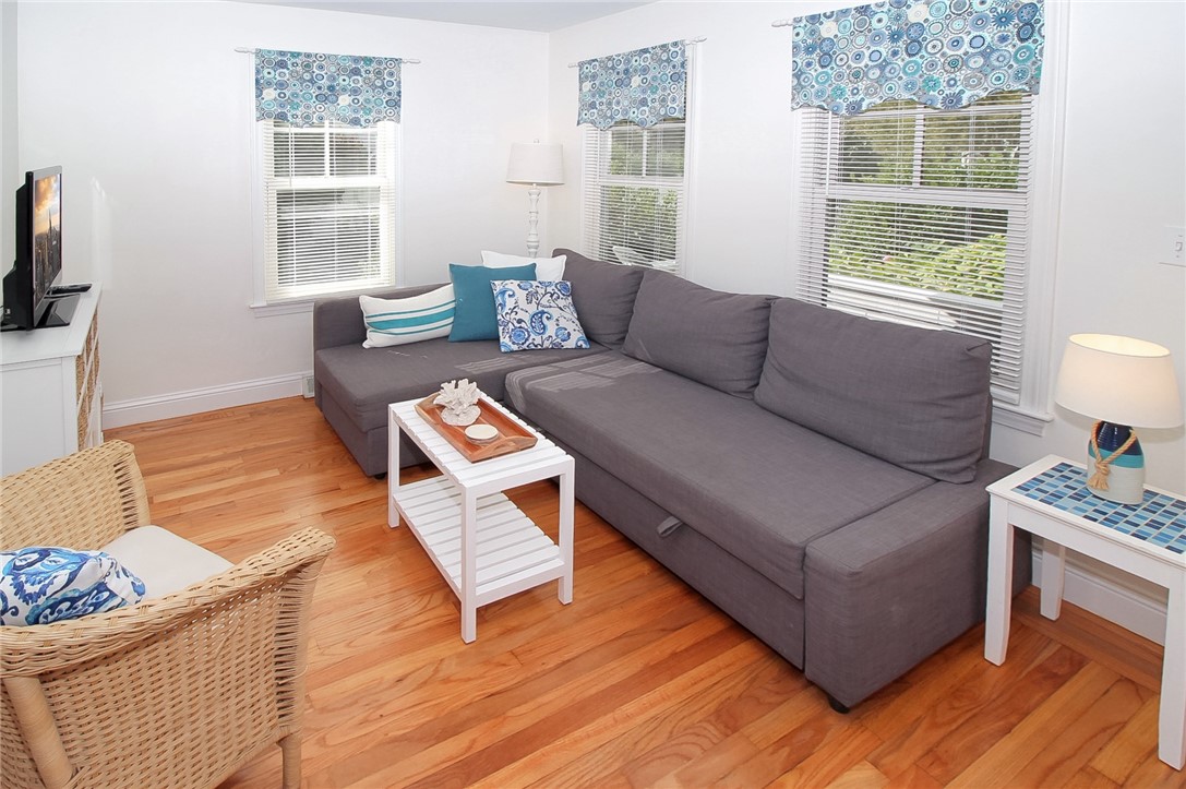 223 Purgatory Road Middletown, RI 02842 - Photo 9 of 26