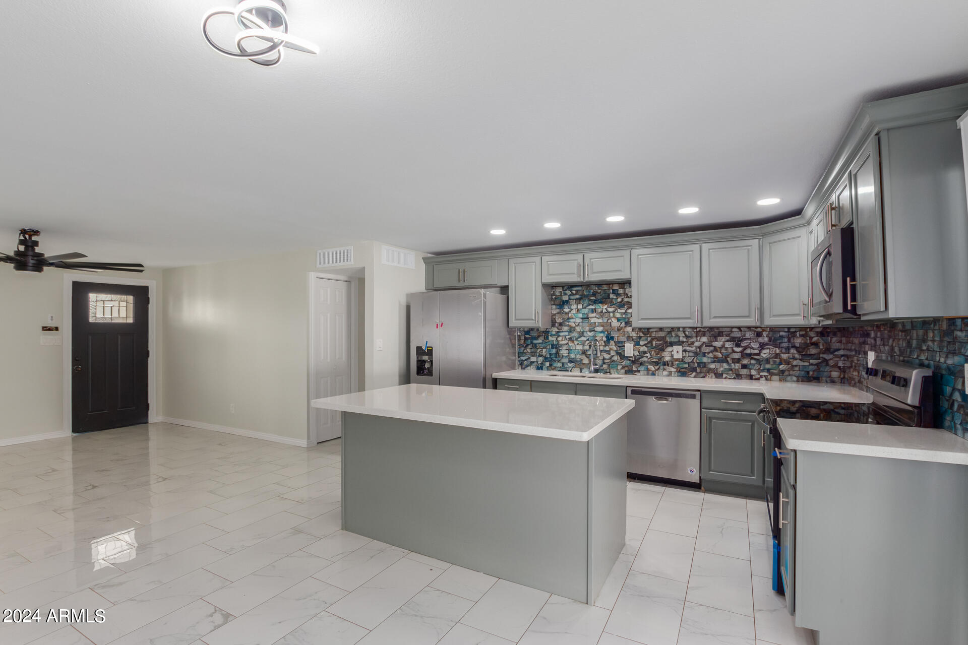 6946 West Coronado Road Phoenix, AZ 85035 - Photo 6 of 26 11 - Coronado