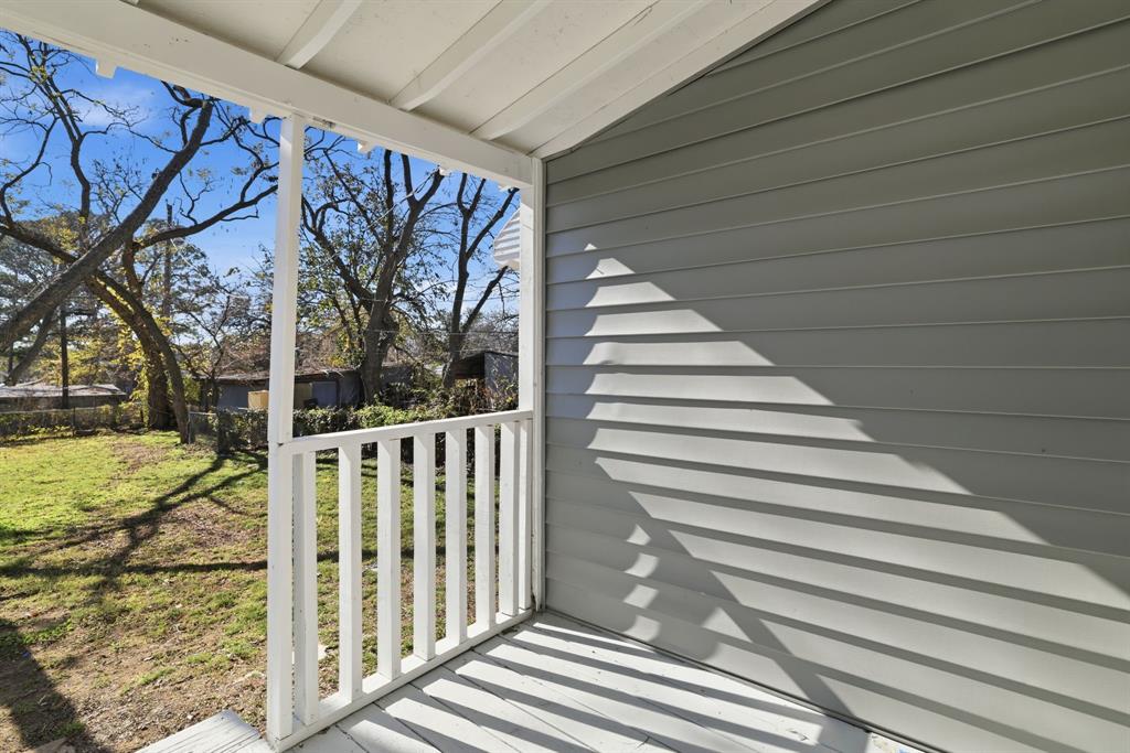 604 East Morton Street Denison, TX 75021 - Photo 17 of 22 a view of entryway