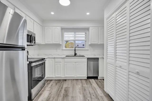 $4,150 | 229 Southwest 1st Avenue, Delray Beach, FL 33444