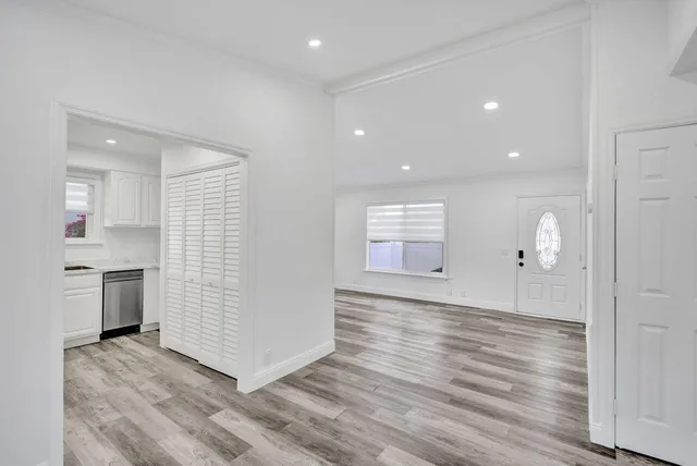 $4,150 | 229 Southwest 1st Avenue, Delray Beach, FL 33444