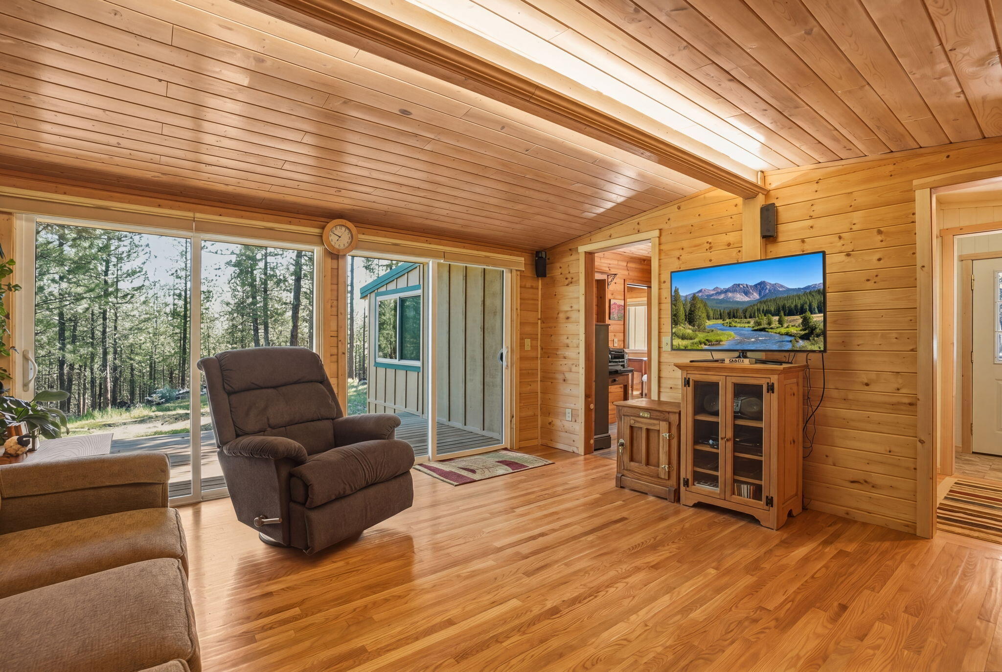 15020 Remuda Road Sisters, OR 97759 - Photo 9 of 61 Great Room with Deck Access