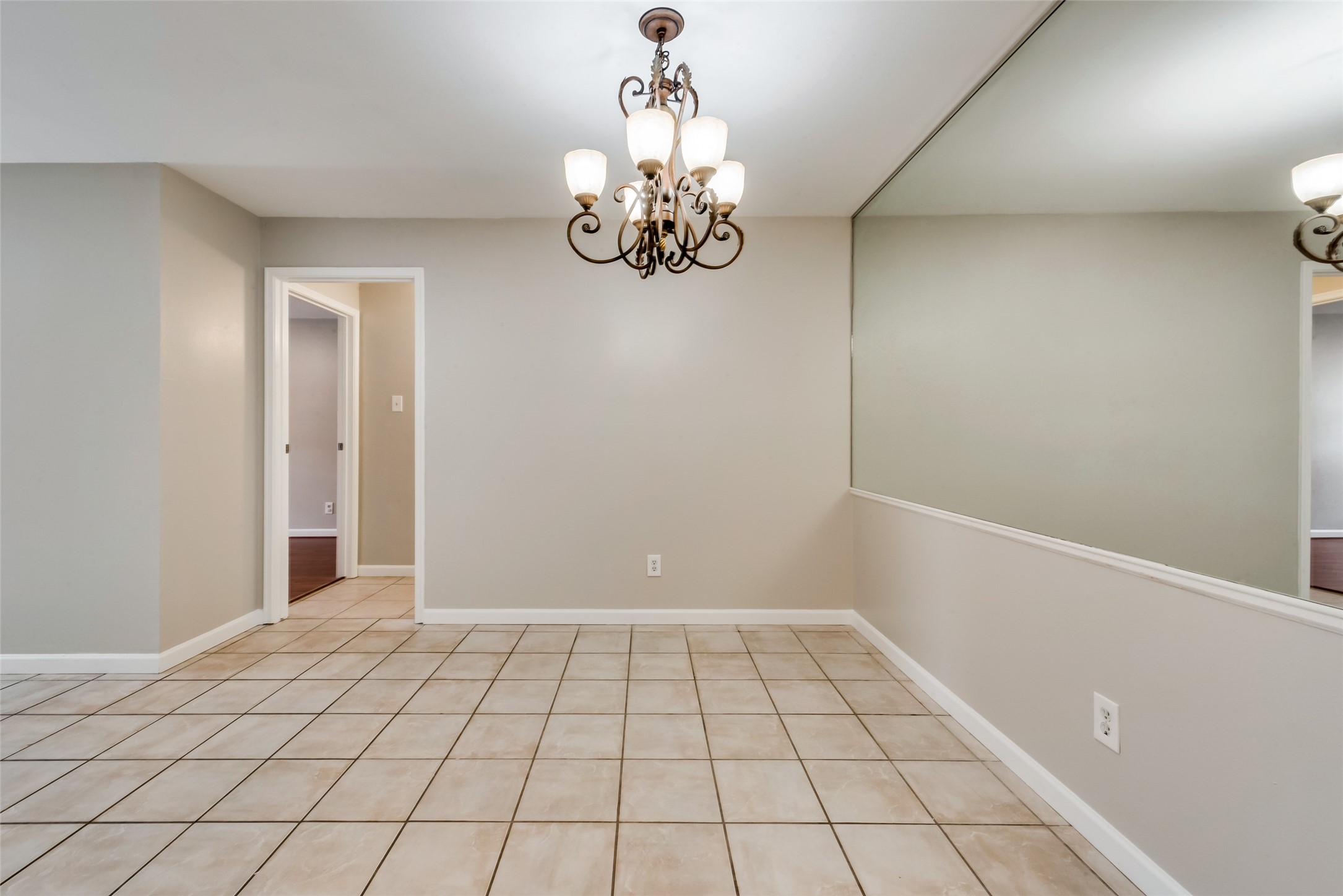8787 Brae Acres Road, Unit 406 Houston, TX 77074 - Photo 3 of 15 a view of an empty room with window