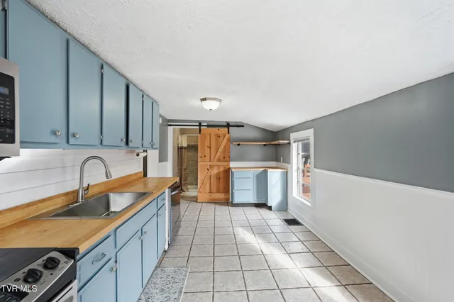 $1,750 | 1252 Old Jonesboro Road, Unit 1, Bristol, TN 37620