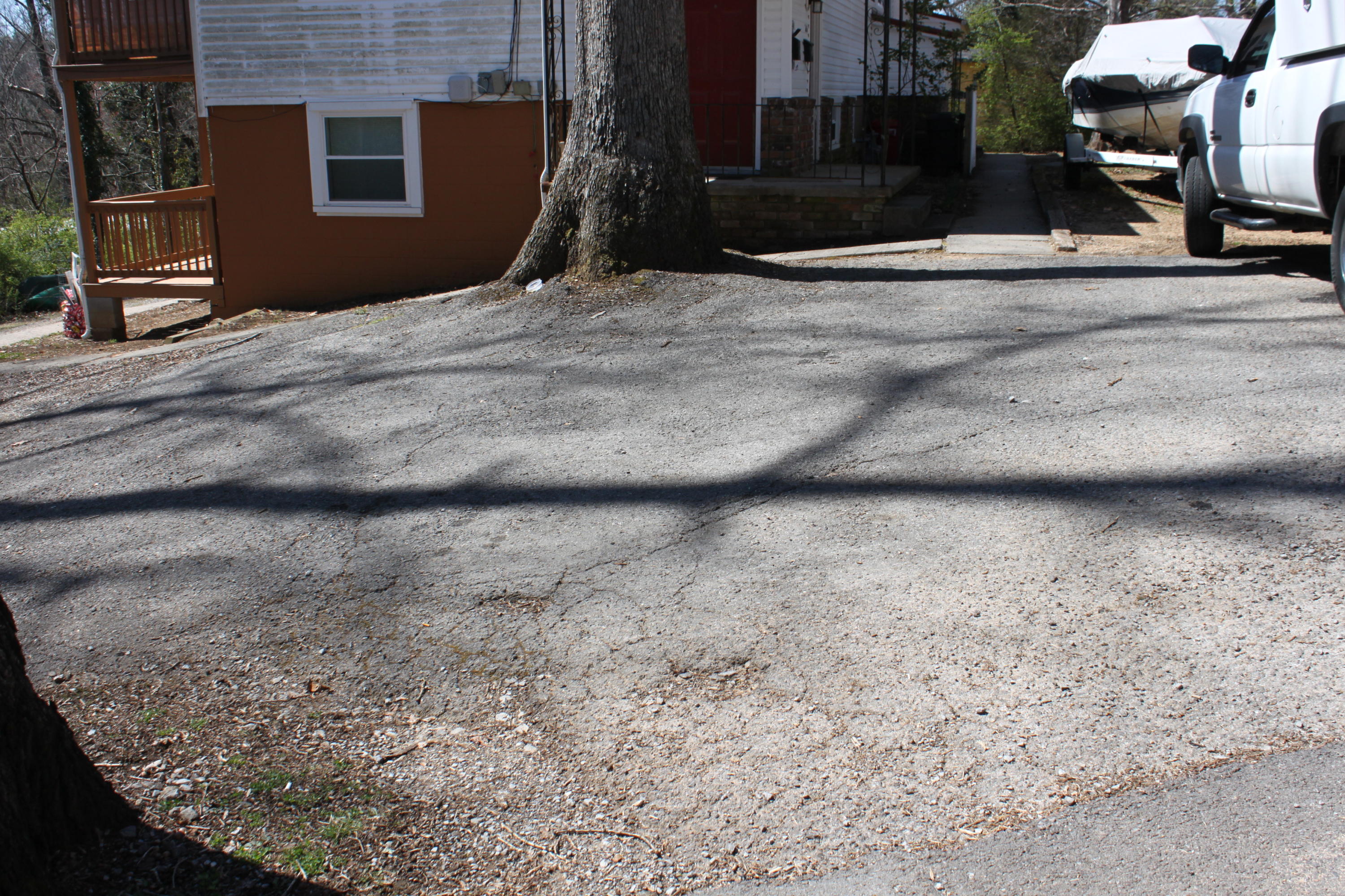 331 West Outer Drive Oak Ridge, TN 37830 - Photo 25 of 26 Lots of Tenant Parking